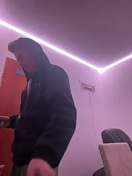 Snapshot of Toyjungee chatting on 12-18-24, 05:52 Toyjungee online show from 12-18-24, 05:52