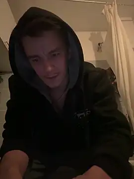 Snapshot of Toyjungee chatting on 12-18-24, 10:57 Toyjungee online show from 12-18-24, 10:57