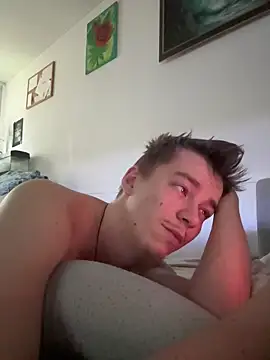 Snapshot of Toyjungee chatting on 12-19-24, 11:07 Toyjungee online show from 12-19-24, 11:07