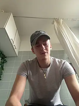 Snapshot of Toyjungee chatting on 12-27-24, 12:23 Toyjungee online show from 12-27-24, 12:23