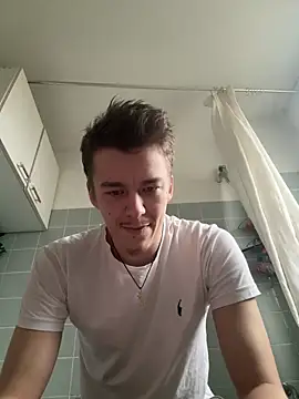 Snapshot of Toyjungee chatting on 12-30-24, 01:58 Toyjungee online show from 12-30-24, 01:58