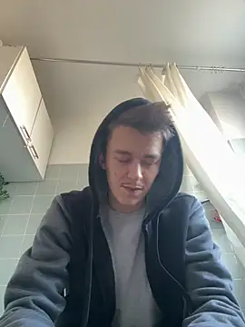 Snapshot of Toyjungee chatting on 01-03-25, 01:25 Toyjungee online show from 01-03-25, 01:25