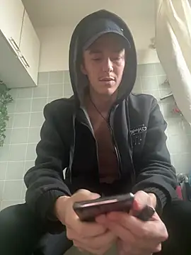 Snapshot of Toyjungee chatting on 01-13-25, 01:49 Toyjungee online show from 01-13-25, 01:49