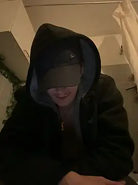 Snapshot of Toyjungee chatting on 01-15-25, 08:16 Toyjungee online show from 01-15-25, 08:16