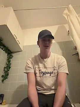 Snapshot of Toyjungee chatting on 01-16-25, 05:23 Toyjungee online show from 01-16-25, 05:23