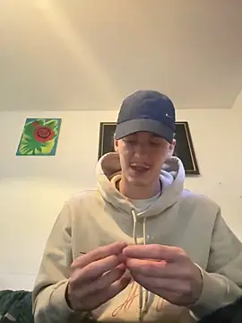 Snapshot of Toyjungee chatting on 02-04-25, 11:38 Toyjungee online show from 02-04-25, 11:38