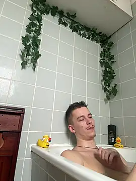 Snapshot of Toyjungee chatting on 02-05-25, 01:00 Toyjungee online show from 02-05-25, 01:00