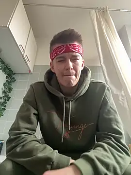 Snapshot of Toyjungee chatting on 02-20-25, 01:19 Toyjungee online show from 02-20-25, 01:19