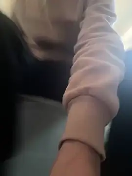 Snapshot of Toyjungee chatting on 03-08-25, 11:27 Toyjungee online show from 03-08-25, 11:27