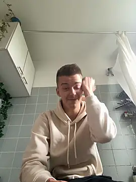 Snapshot of Toyjungee chatting on 09-11-25, 01:00 Toyjungee online show from 09-11-25, 01:00