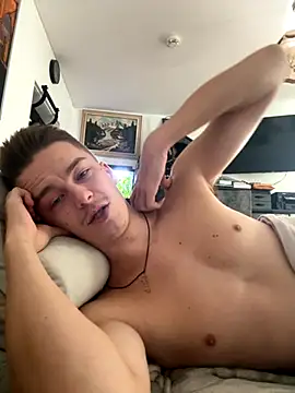 Snapshot of Toyjungee chatting on 09-12-25, 01:33 Toyjungee online show from 09-12-25, 01:33