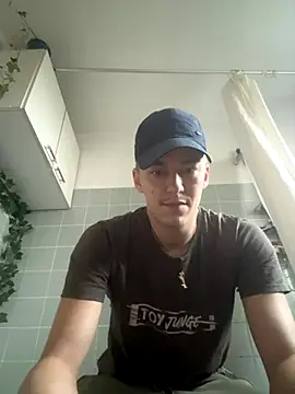 Snapshot of Toyjungee chatting on 09-19-25, 05:24 Toyjungee online show from 09-19-25, 05:24