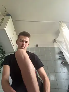 Snapshot of Toyjungee chatting on 09-20-25, 01:34 Toyjungee online show from 09-20-25, 01:34