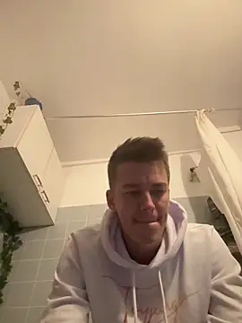 Snapshot of Toyjungee chatting on 10-01-25, 10:05 Toyjungee online show from 10-01-25, 10:05