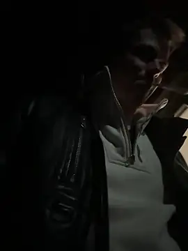 Snapshot of Toyjungee chatting on 10-04-25, 07:23 Toyjungee online show from 10-04-25, 07:23