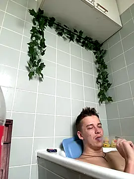 Snapshot of Toyjungee chatting on 10-06-25, 10:02 Toyjungee online show from 10-06-25, 10:02