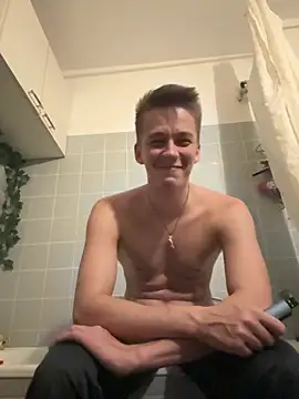 Snapshot of Toyjungee chatting on 10-07-25, 09:12 Toyjungee online show from 10-07-25, 09:12