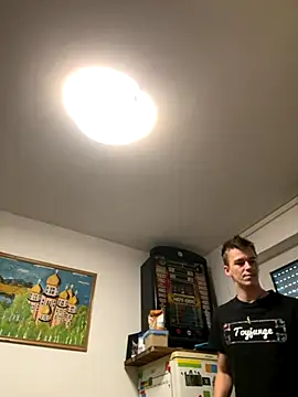 Snapshot of Toyjungee chatting on 10-08-25, 12:03 Toyjungee online show from 10-08-25, 12:03