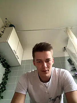 Snapshot of Toyjungee chatting on 10-10-25, 03:22 Toyjungee online show from 10-10-25, 03:22