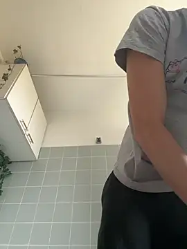 Snapshot of Toyjungee chatting on 10-13-25, 12:27 Toyjungee online show from 10-13-25, 12:27