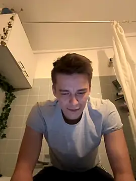 Snapshot of Toyjungee chatting on 10-19-25, 05:02 Toyjungee online show from 10-19-25, 05:02