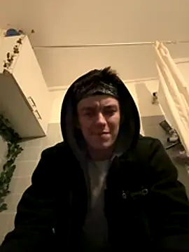 Snapshot of Toyjungee chatting on 10-20-25, 10:21 Toyjungee online show from 10-20-25, 10:21