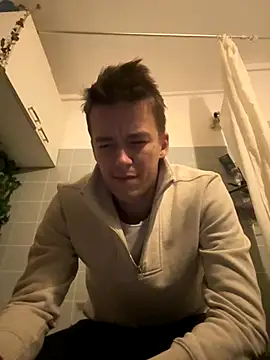 Snapshot of Toyjungee chatting on 10-26-25, 10:25 Toyjungee online show from 10-26-25, 10:25