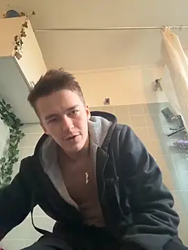 Snapshot of Toyjungee chatting on 10-28-25, 03:25 Toyjungee online show from 10-28-25, 03:25