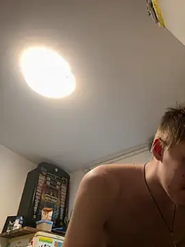 Snapshot of Toyjungee chatting on 11-06-25, 12:06 Toyjungee online show from 11-06-25, 12:06