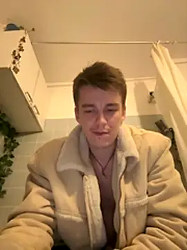 Snapshot of Toyjungee chatting on 11-07-25, 12:10 Toyjungee online show from 11-07-25, 12:10