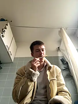 Snapshot of Toyjungee chatting on 11-08-25, 10:26 Toyjungee online show from 11-08-25, 10:26