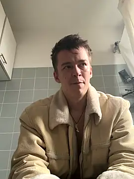 Snapshot of Toyjungee chatting on 11-09-25, 12:58 Toyjungee online show from 11-09-25, 12:58