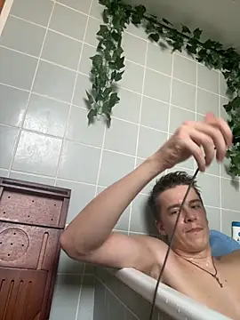 Snapshot of Toyjungee chatting on 11-10-25, 02:27 Toyjungee online show from 11-10-25, 02:27