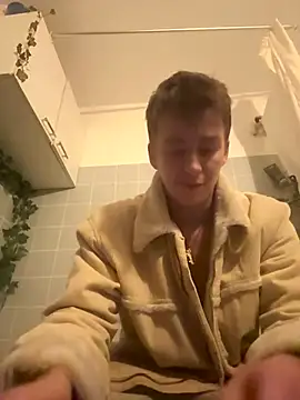 Snapshot of Toyjungee chatting on 11-12-25, 12:33 Toyjungee online show from 11-12-25, 12:33