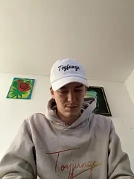 Snapshot of Toyjungee chatting on 11-22-25, 01:21 Toyjungee online show from 11-22-25, 01:21