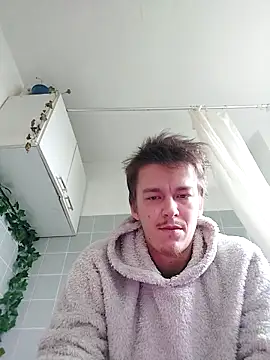 Toyjungee online show from 04-20-26, 06:09