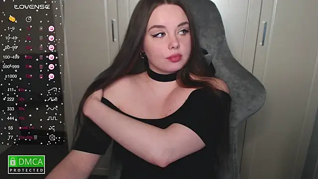 Snapshot of aliice_cutie chatting on 02-02-25, 10:49 aliice cutie online show from 02-02-25, 10:49