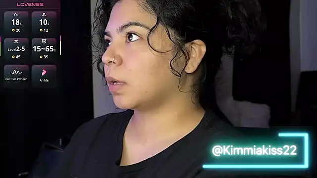 Snapshot of kimmiakiss22 chatting on 10-22-25, 08:52 kimmiakiss22 online show from 10-22-25, 08:52