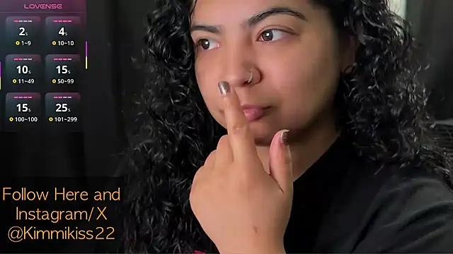 Snapshot of kimmiakiss22 chatting on 10-29-25, 08:32 kimmiakiss22 online show from 10-29-25, 08:32