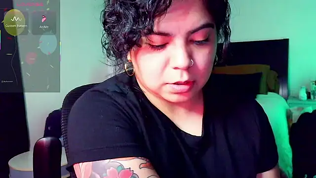 Snapshot of kimmiakiss22 chatting on 11-16-25, 02:39 kimmiakiss22 online show from 11-16-25, 02:39