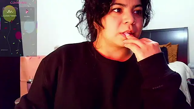 Snapshot of kimmiakiss22 chatting on 11-17-25, 03:23 kimmiakiss22 online show from 11-17-25, 03:23