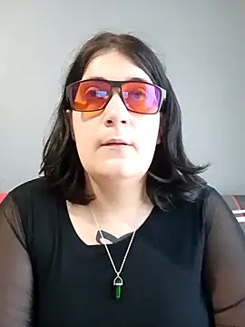 Lolabeluccia xh  online show from 04-28-26, 06:07