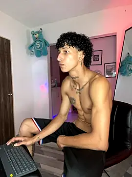 Snapshot of mike_casseano chatting on 09-15-25, 02:55 mike casseano online show from 09-15-25, 02:55