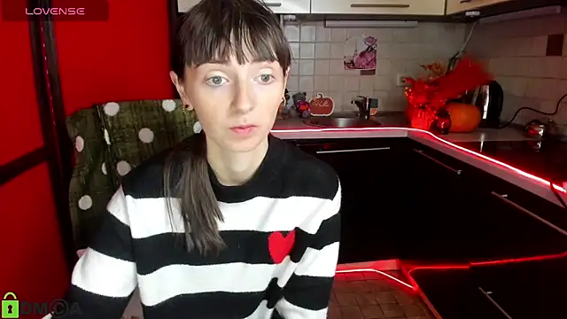 TayanaJons online show from 11-18-25, 07:57