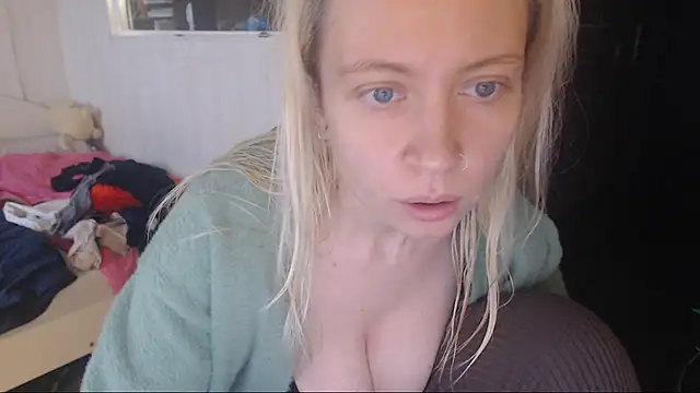 Snapshot of amanda_kiss_kiss chatting on 11-28-25, 11:46 amanda kiss kiss online show from 11-28-25, 11:46