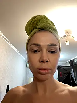 Snapshot of StripBianka chatting on 11-05-25, 09:09 StripBianka online show from 11-05-25, 09:09