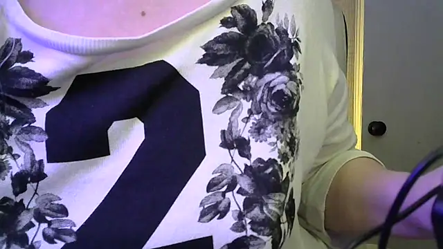 Snapshot of JLA_kiss chatting on 04-05-26, 02:58 JLA kiss online show from 04-05-26, 02:58