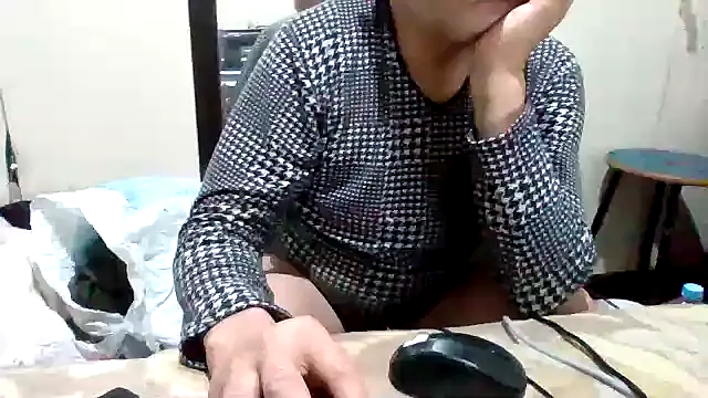 Snapshot of asira39 chatting on 11-12-25, 12:22 asira39 online show from 11-12-25, 12:22