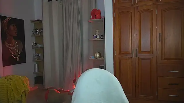 Snapshot of astreaharmonia chatting on 11-22-25, 11:15 astreaharmonia online show from 11-22-25, 11:15