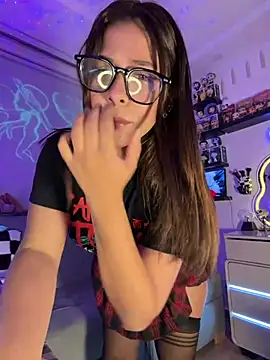 Snapshot of crystal_bunny7 chatting on 02-04-26, 01:44 crystal bunny7 online show from 02-04-26, 01:44